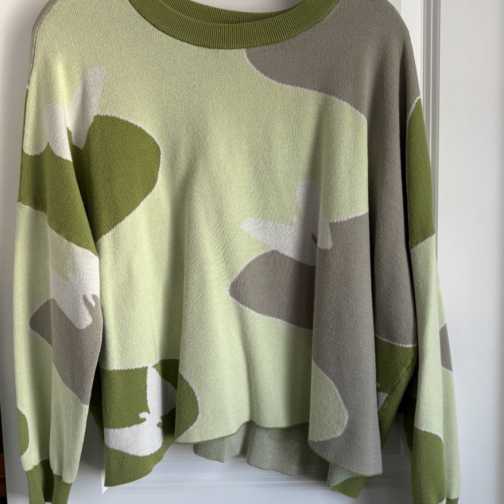 Green + White Abstract Cropped Sweater